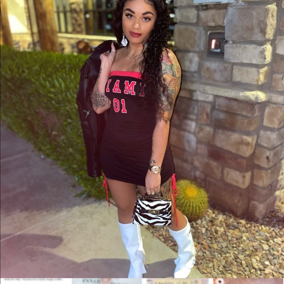 2 for $15 Fashion nova dress - Picture 5 of 6